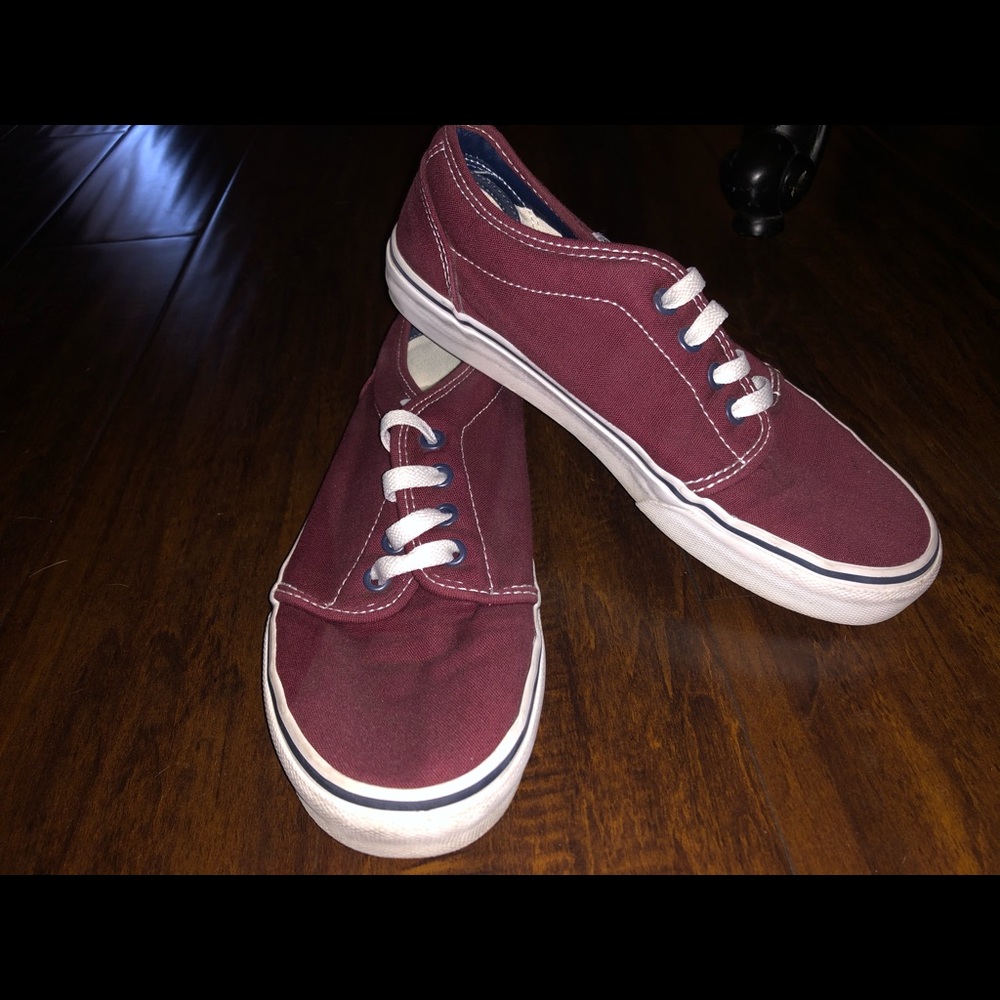 VANS | Maroon Canvas Shoe
